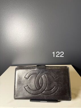CHANEL Black Quilted Leather CC Flap Wallet